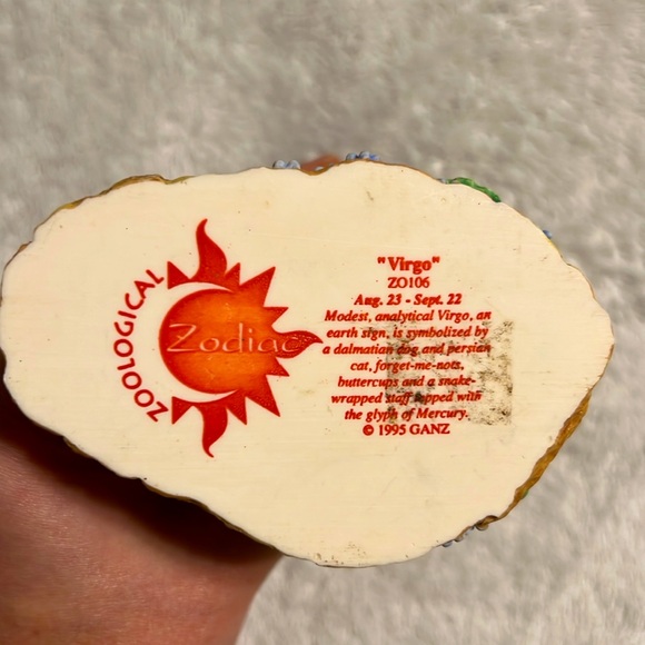 Virgo. Zodiac sign. Cat and dog figurine. 4” x 5 1/2” x 2 1/2” - Picture 6 of 6